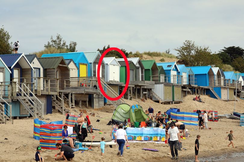 The price tag for the hut could make it the most expensive ever sold on the beach