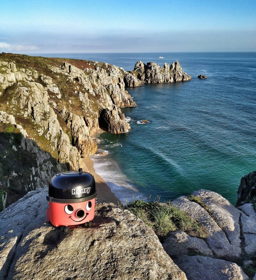 Henry the Hoover has been cleaning up Britain’s beauty spots by embarking on a tour of the UK