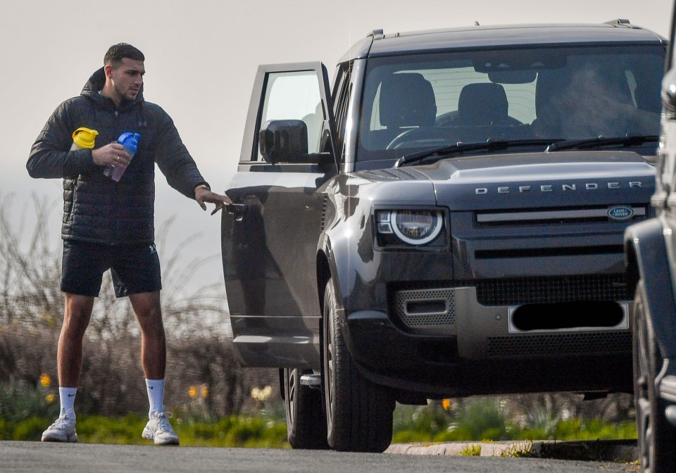 Tommy was seen getting into his £100k Land Rover