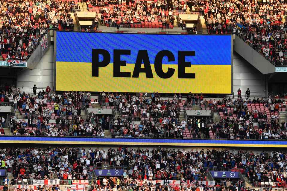 England showed their support to Ukraine ahead of the friendly clash at Wembley