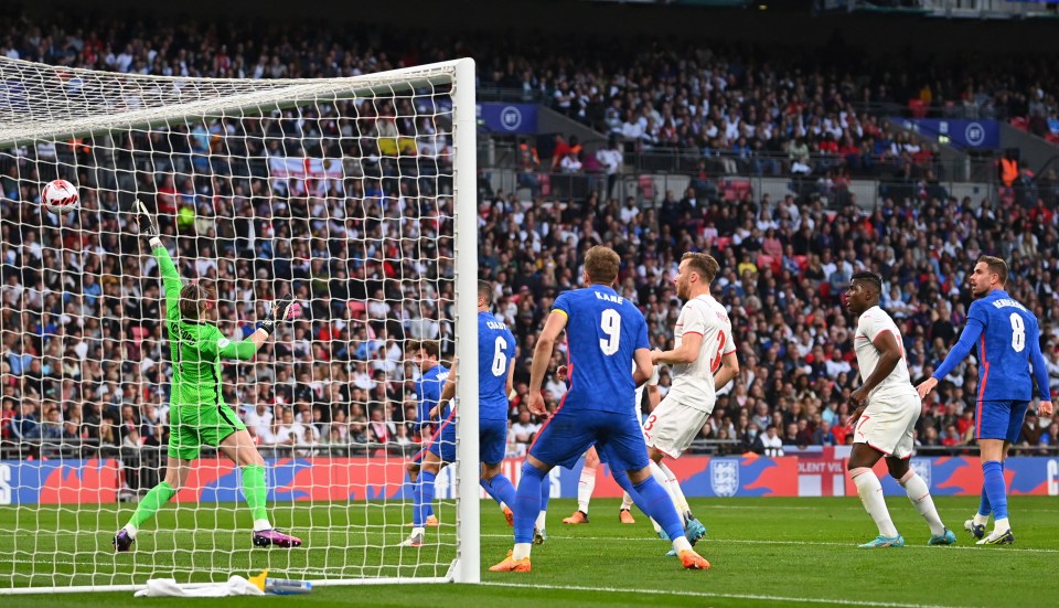 Jordan Pickford made a great save to deny Fabian Frei when the scoreline was at 1-0