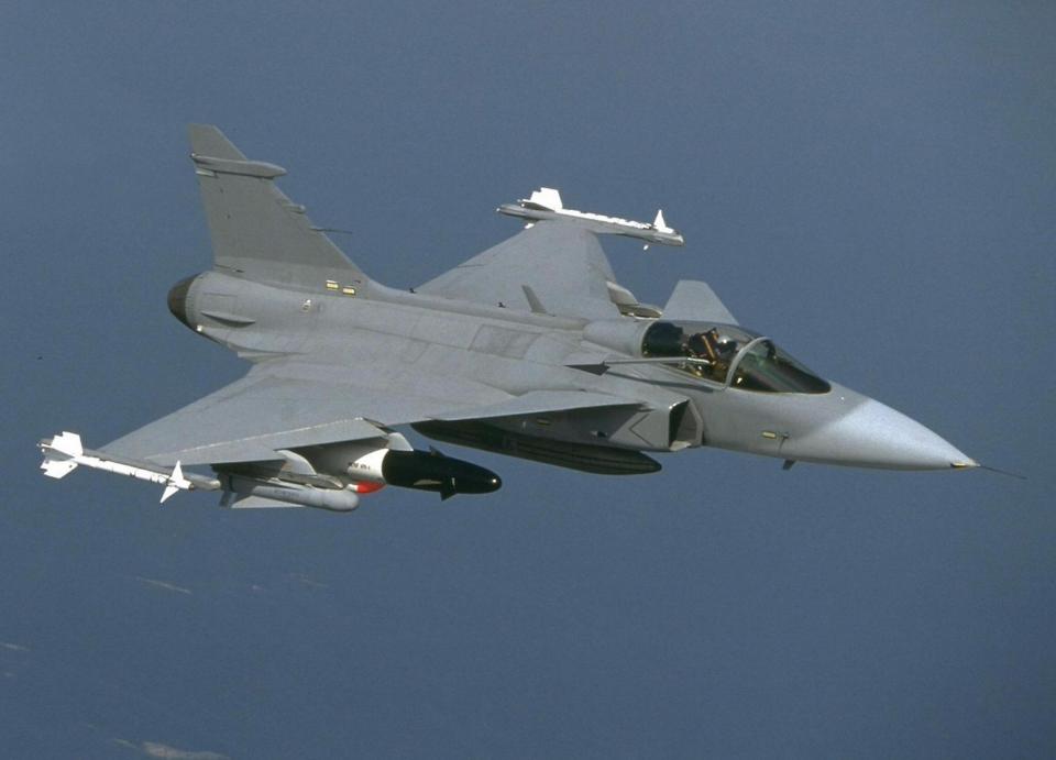 Sweden deployed JAS 39 Gripen jets to monitor the four warplanes