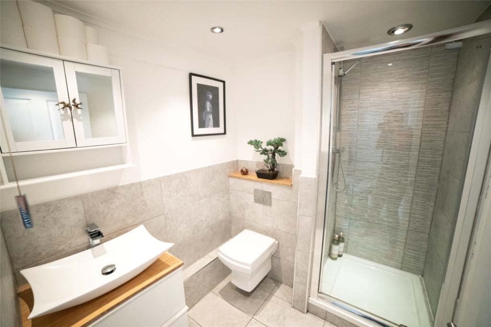 The modern bathroom oozes tranquillity