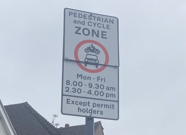 The dad lives on a designated school streets zone that is restricted during peak hours