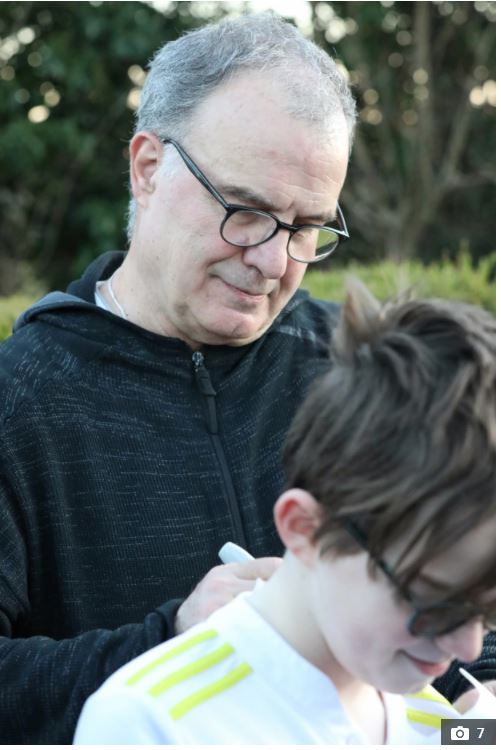 Marcelo Bielsa signed autographs when he popped back to Elland Road