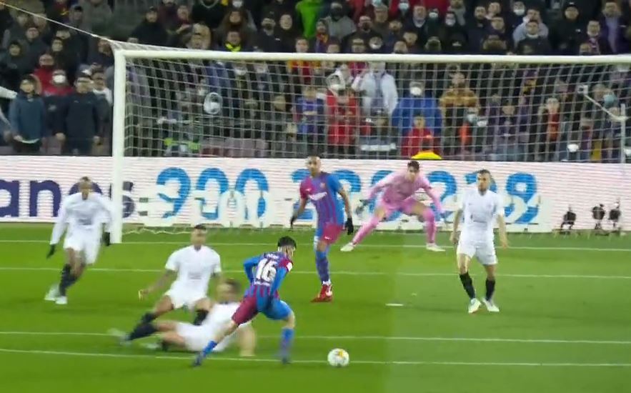 Pedri sat Ivan Rakitic down with a delightful feint