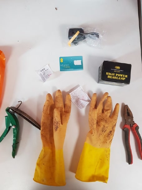 The kit included gloves and a head lamp