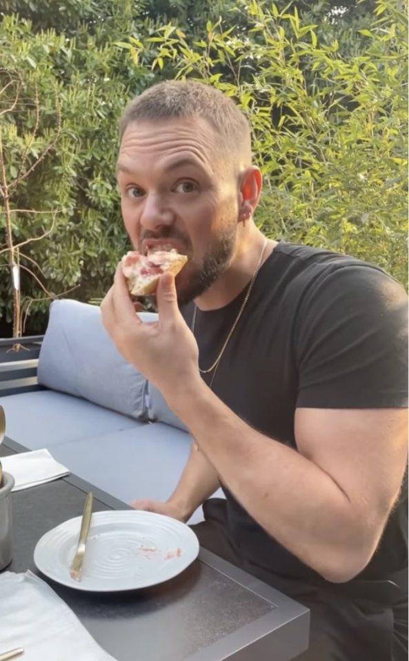 The TV star enjoyed his first alfresco lunch at the glamorous outdoor setting