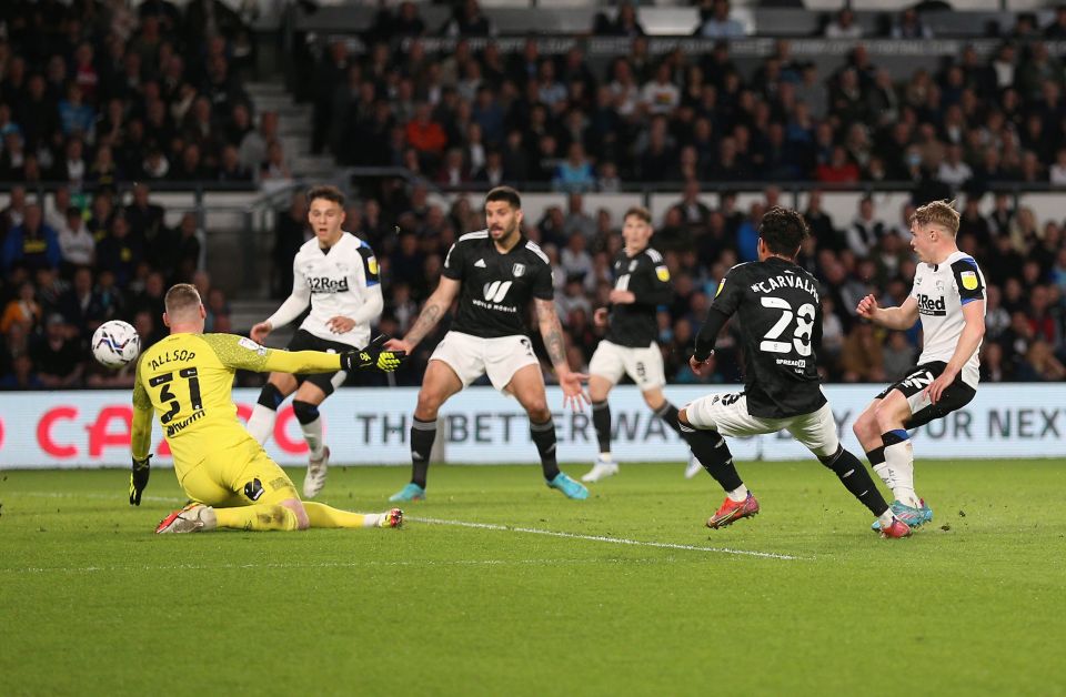 Fabio Carvalho finished off a fine Fulham move to put his side in front