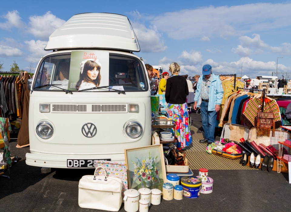 A finance expert has given her 10 top tips to bagging a bargain at a car-boot sale