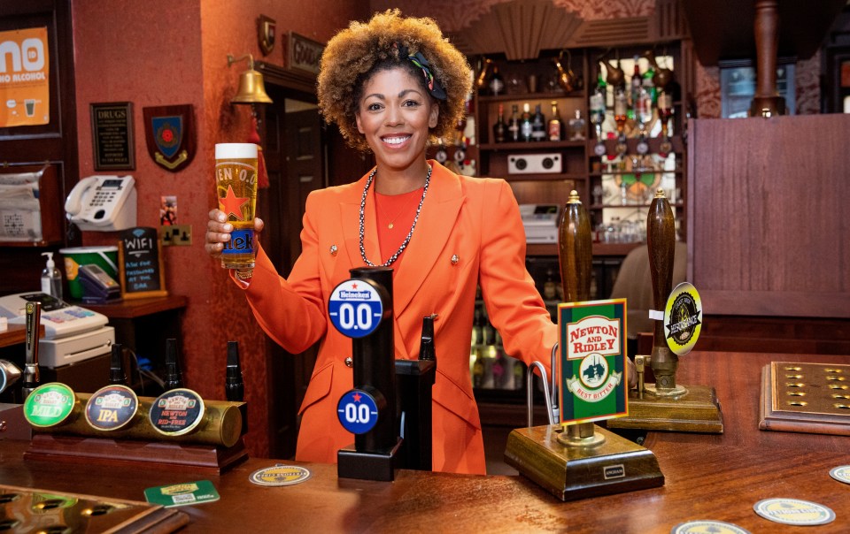 Dr Zoe Williams praised Coronation Street for including alcohol-free beer at the Rovers Return