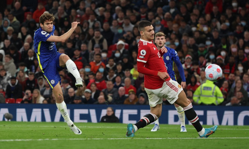 Marcos Alonso opened the scoring with a sweet first-time volley