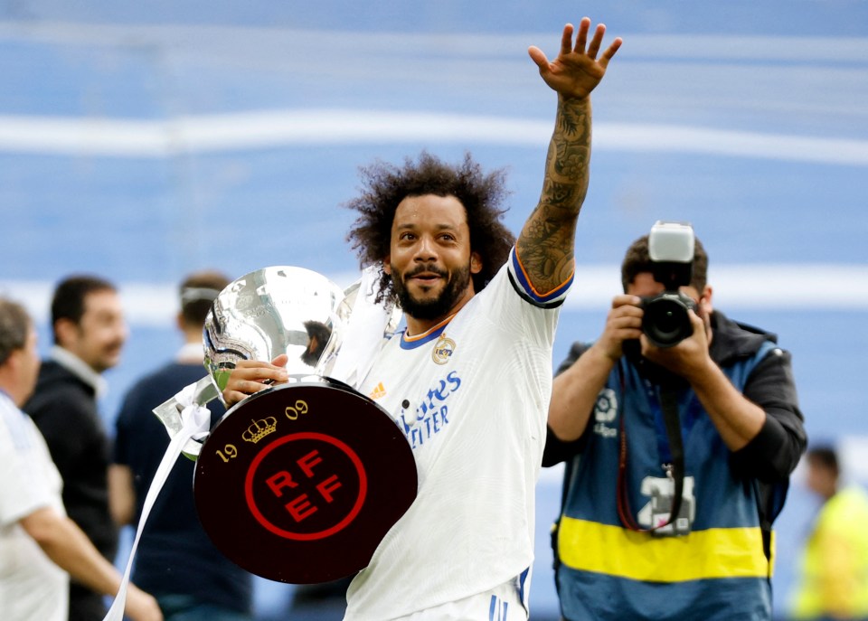 Marcelo with his sixth La Liga trophy