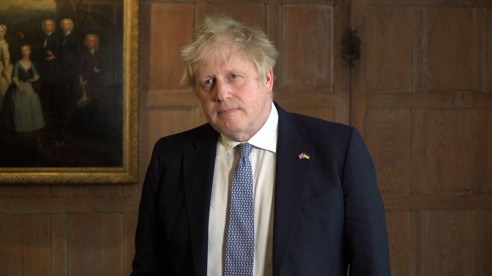 The Met Police’s Partygate probe was branded a 'total farce' last night as allies rallied around stricken PM Boris Johnson