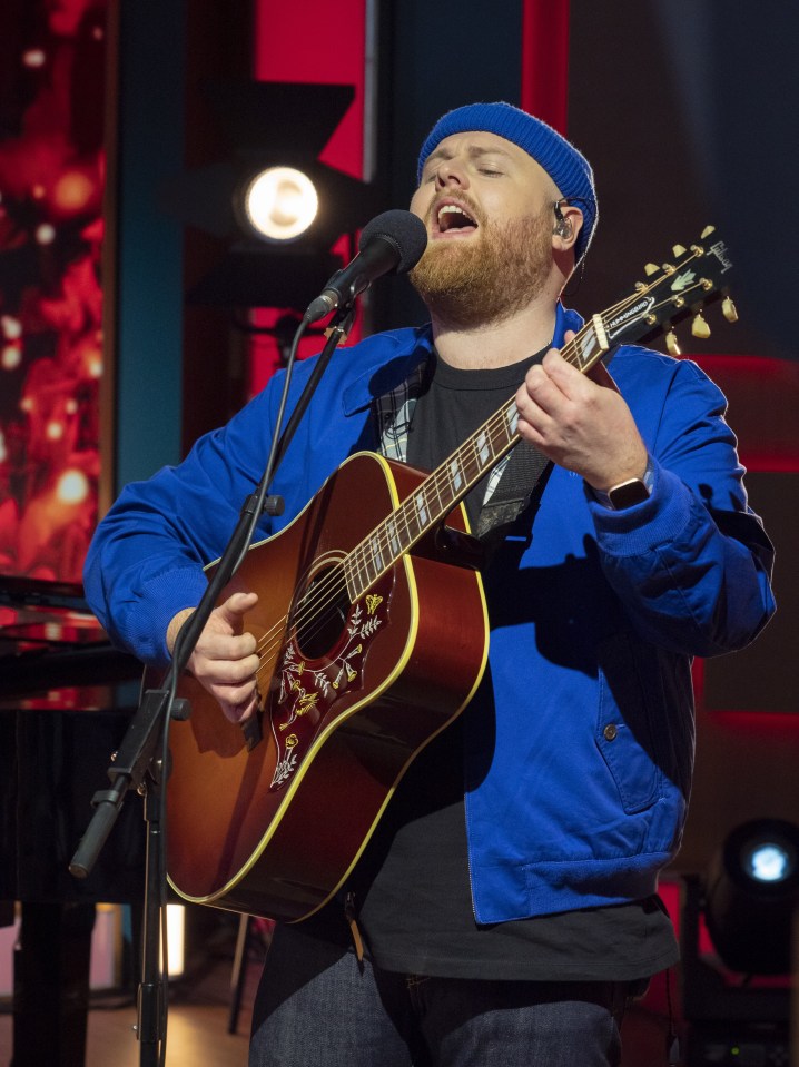 Tom, who devoted numerous songs to his fiancee Annie, also performed new track Universal Love, which we can see being a festival staple