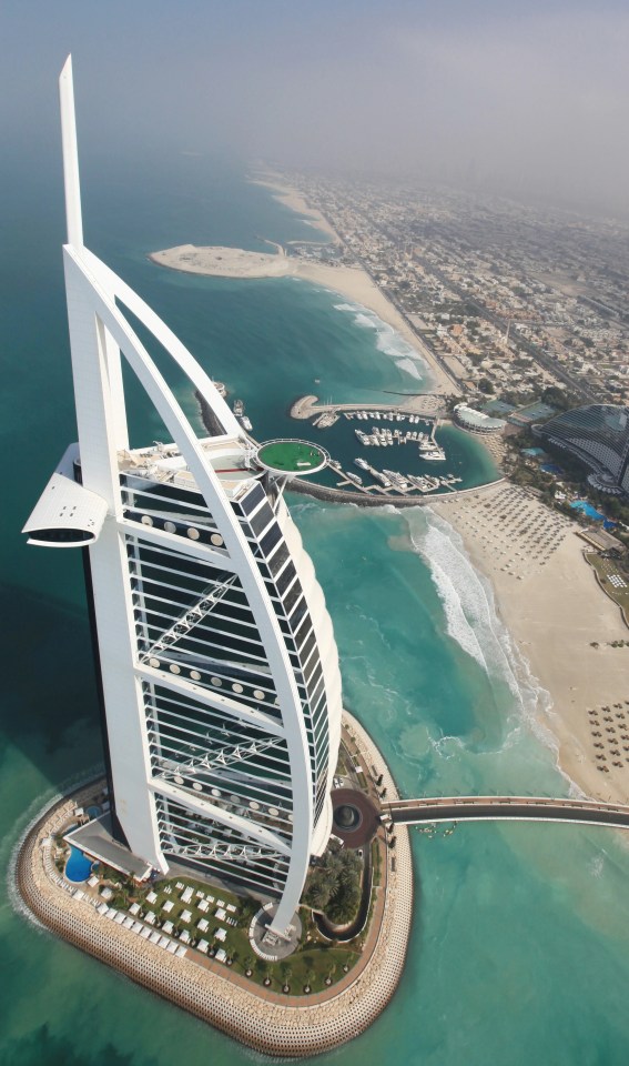 Floyd Mayweather's next fight will take place on a Dubai hotel helipad 700ft above sea level with just 20 people present