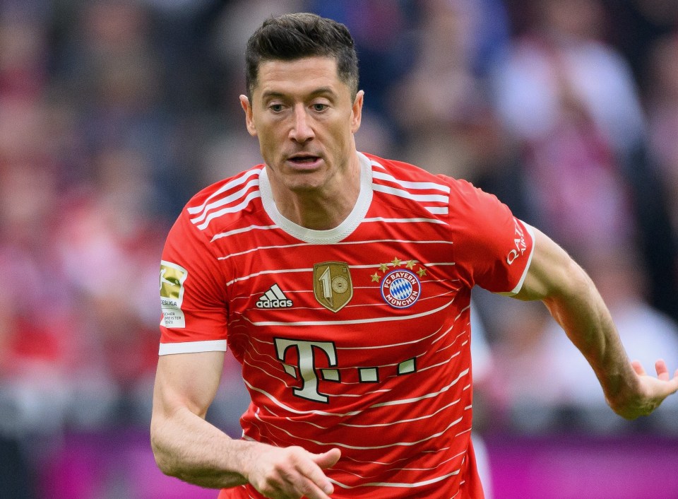 Robert Lewandowski has told Bayern Munich he will not be extending