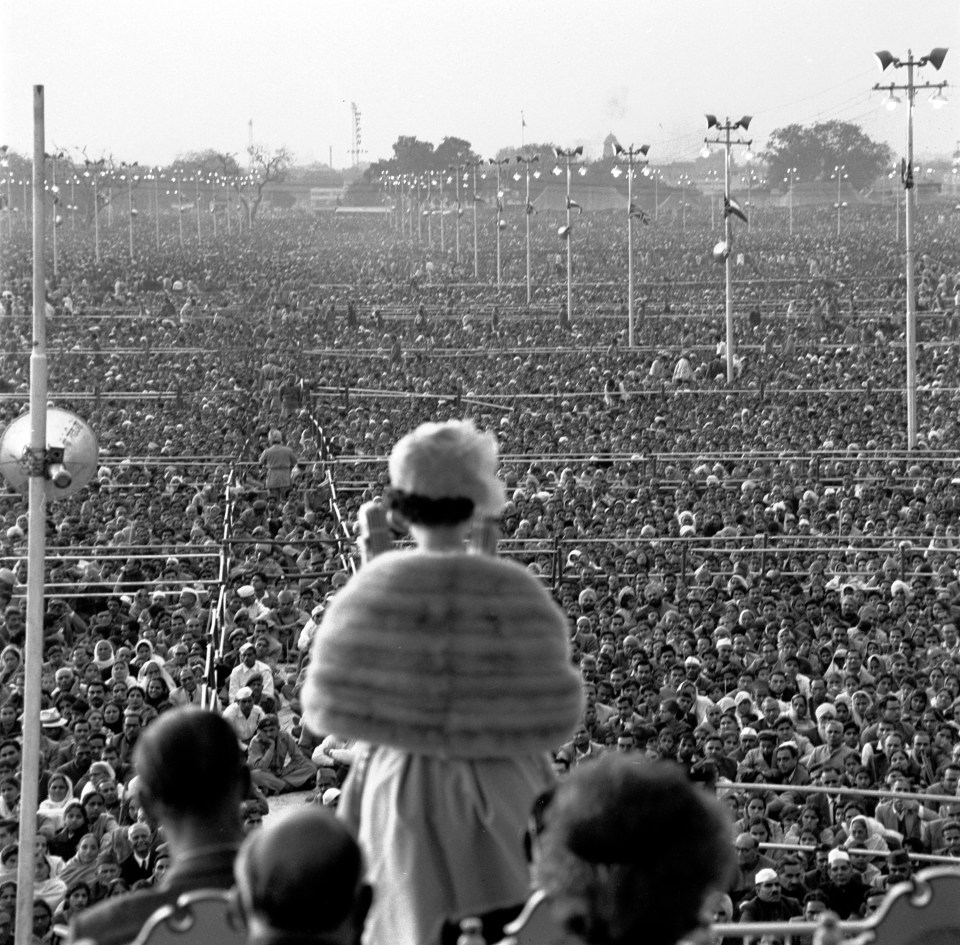 Her Majesty addresses 250,000 people during a trip to New Delhi, India