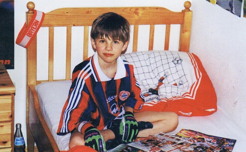 And they also shared an image of the German in the same Bayern kit as a kid