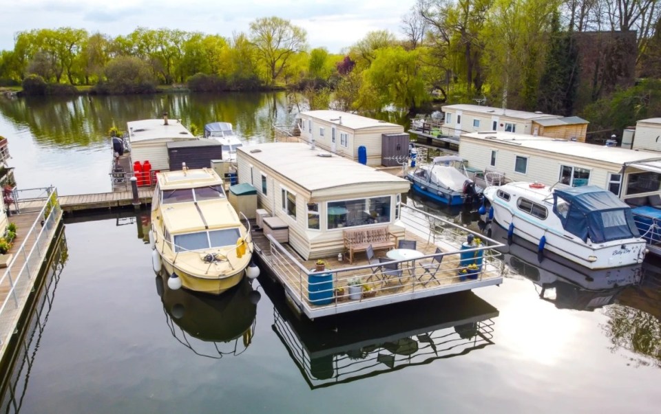 On a budget? A house boat could be a good option for your new home