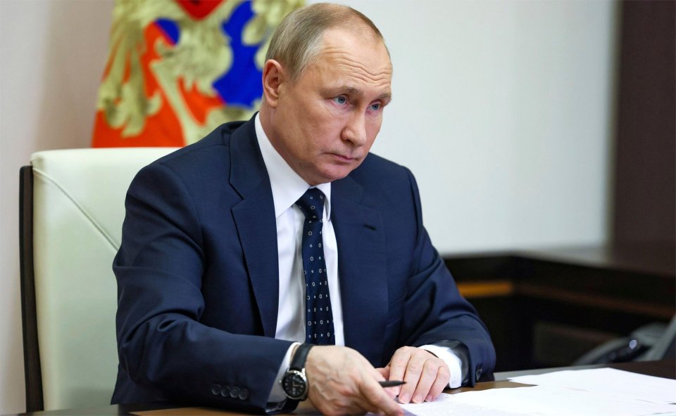 On Friday Putin was pictured holding a video call with Sverdlovsk Region Governor Yevgeny Kuyvashev