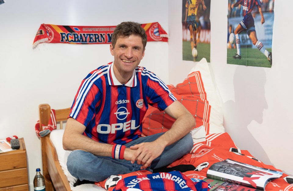 Muller signed a new deal and announced it with a sentimental childhood throwback