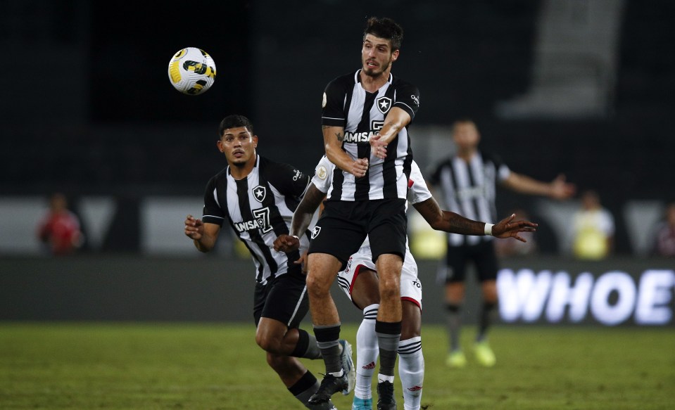 Ex-Chelsea star Lucas Piazon dislocated his shoulder and was sent off after a huge brawl while playing for loan side Botafogo