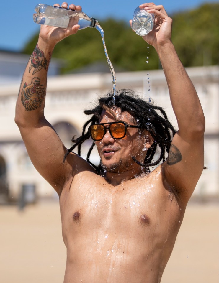 A man cools off during his holiday to Bournemouth