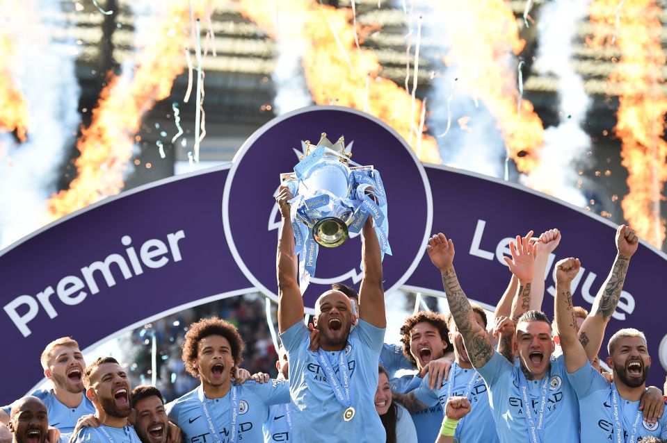 Kompany lifts the 2019 Premier League title with Man City