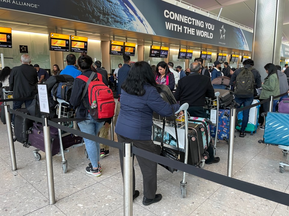 Packed-out Heathrow Airport this morning as Brits attempt to jet off for the bank holiday