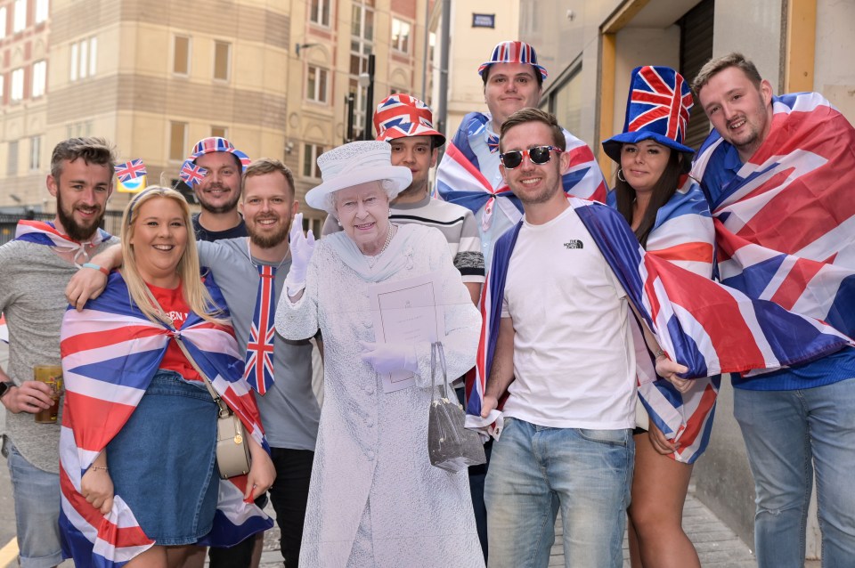 Friends in Birmingham took the Queen for a pint with them this evening - sort of