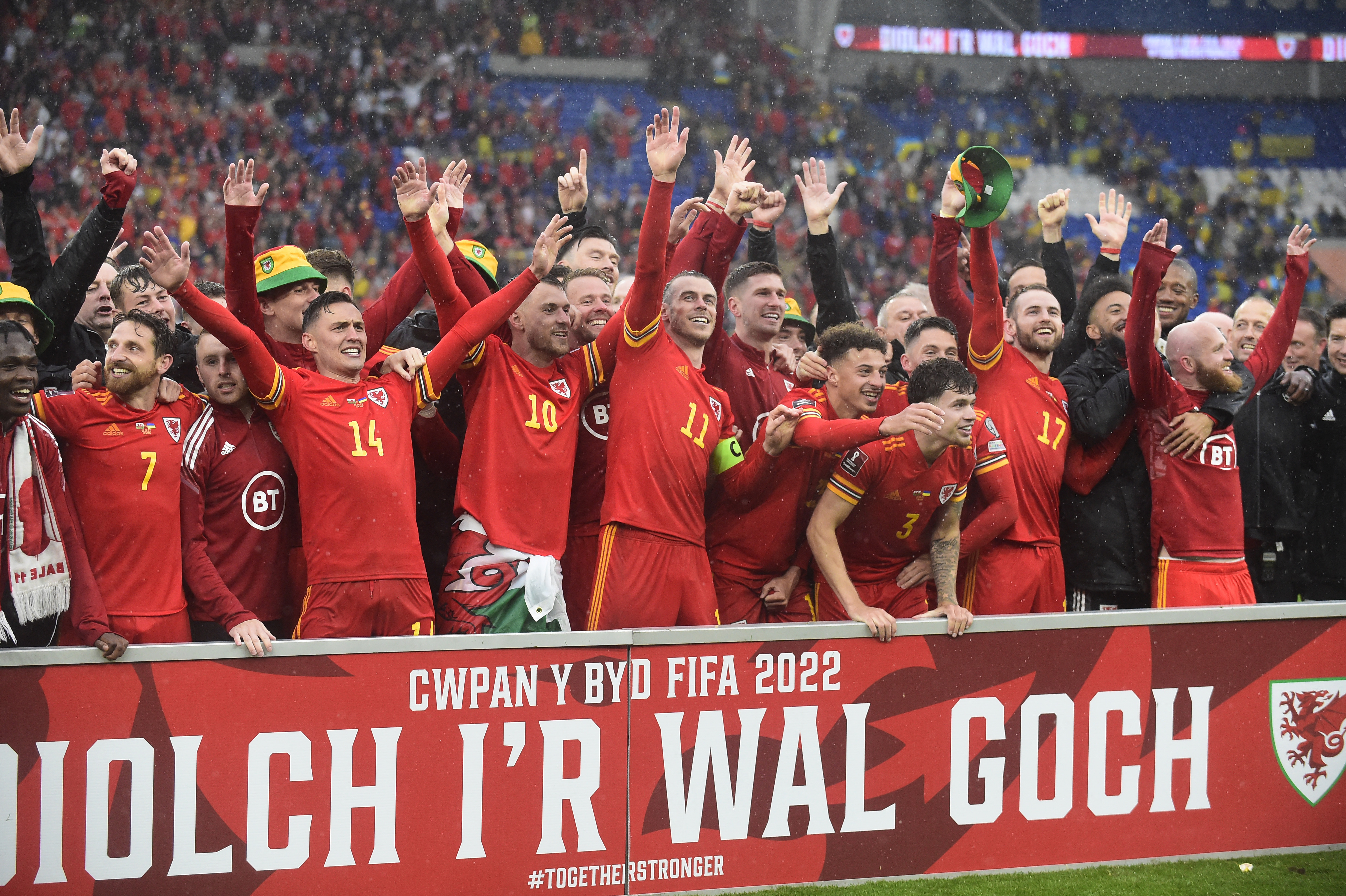 Soccer Football â FIFA World Cup â UEFA Qualifiers â Final â Wales v Ukraine â Cardiff City Stadium, Cardiff, Wales, Britain â June 5, 2022 Wales players celebrate after qualifying for the World Cup REUTERS/Rebecca Naden