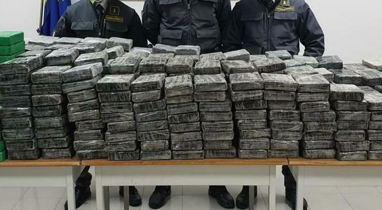 Italian police have made a record cocaine bust of 4.3 tonnes