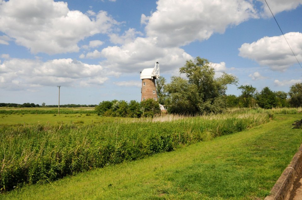 Southern parts of the UK are expected to see a bright, warm, sunny day