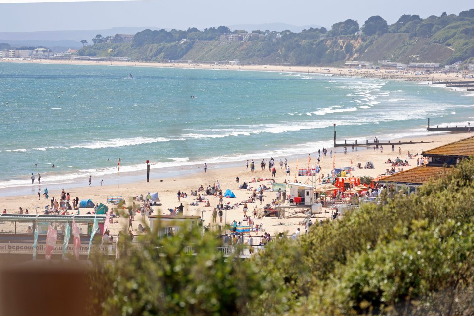 Temperatures will reach 32C over the weekend in the south of the UK