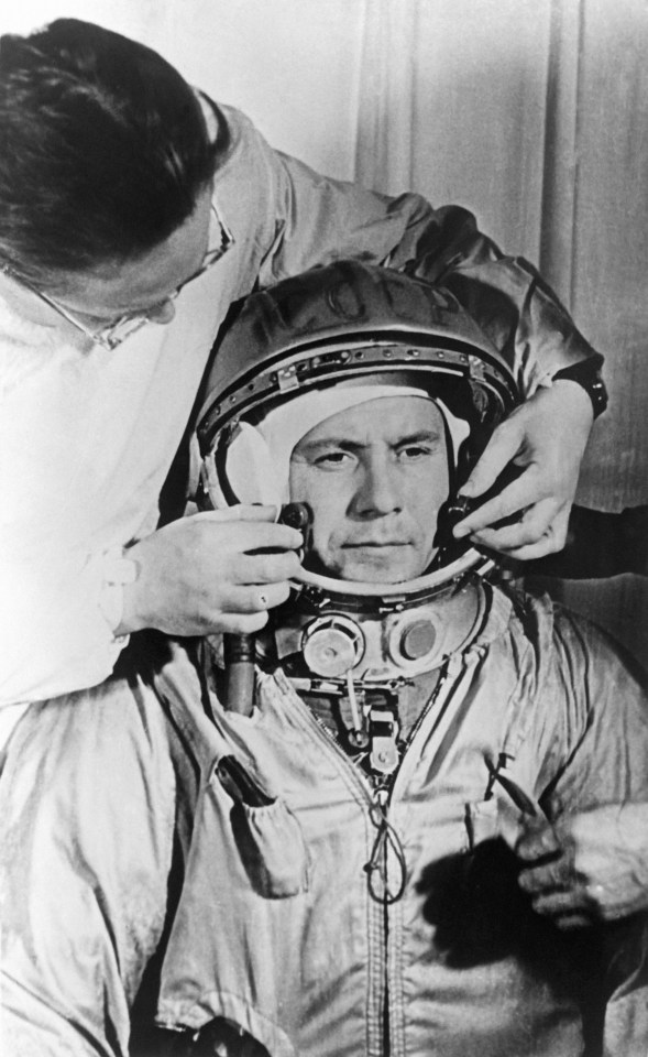 RUSSIA – AUGUST 17: Russian Cosmonaut With Spatial Clothes Pavel Popovich During Test, in Russia, on August 17, 1962. (Photo by Keystone-France/Gamma-Rapho via Getty Images)