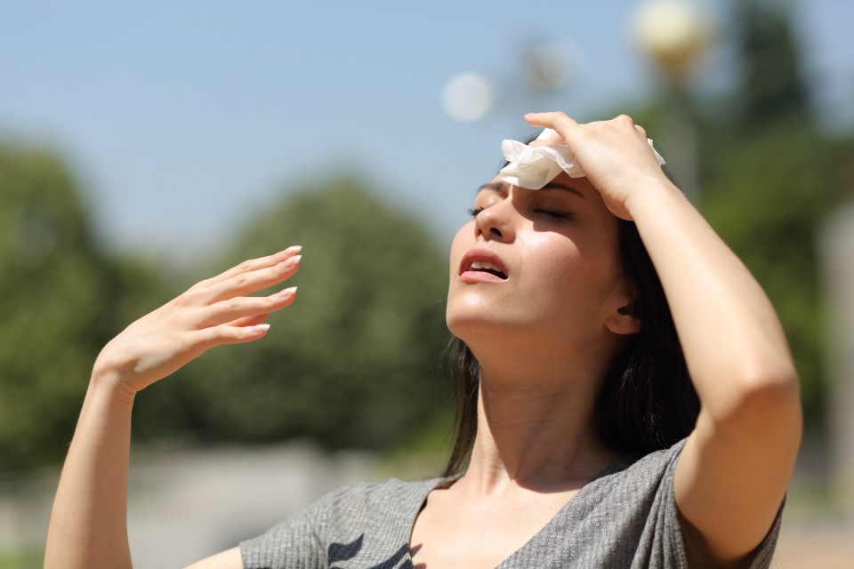 Experts have urged people to stat hydrated during the hot weather Brits are seeing today