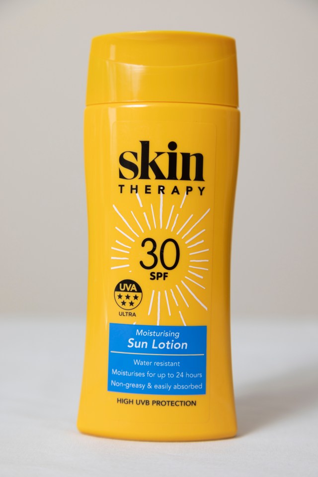 An excellent, take-anywhere, everyday sun lotion for all the family which is pleasant to use