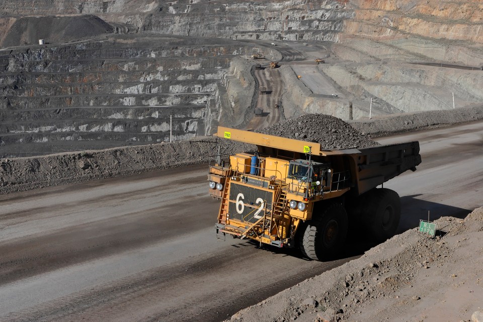 There will be 100,000 new positions available in the mining sector by 2027