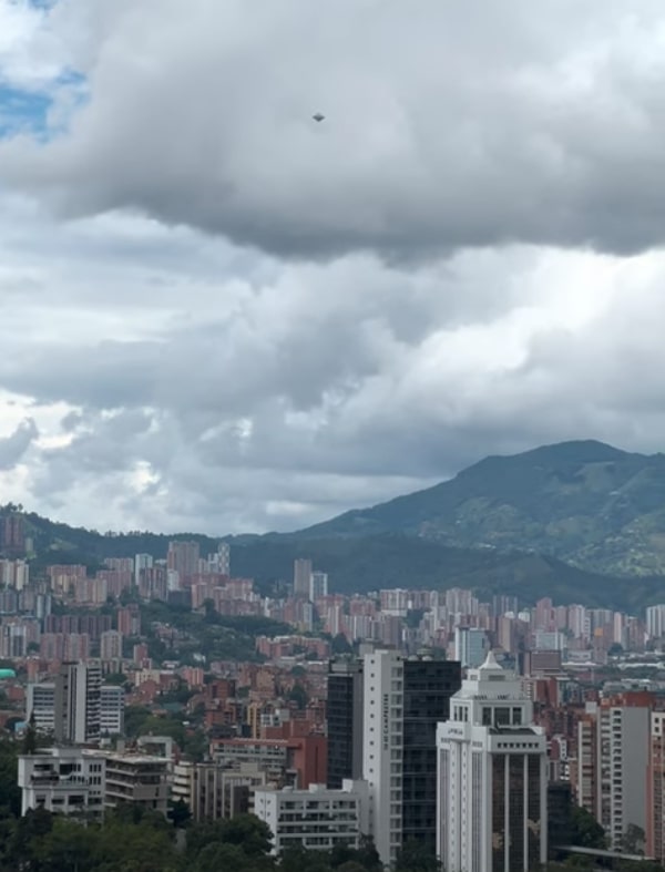 Lorna Mosquera filmed a mysterious object hovering over Medellin, Colombia