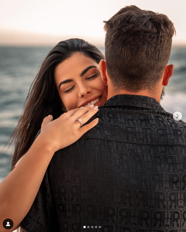 Telles proposed to stunning Wag Vitoria