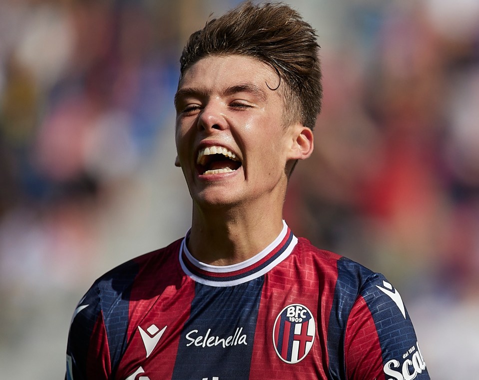 Arsenal are ready to offer £18m and a sell-on clause for Bologna's Aaron Hickey