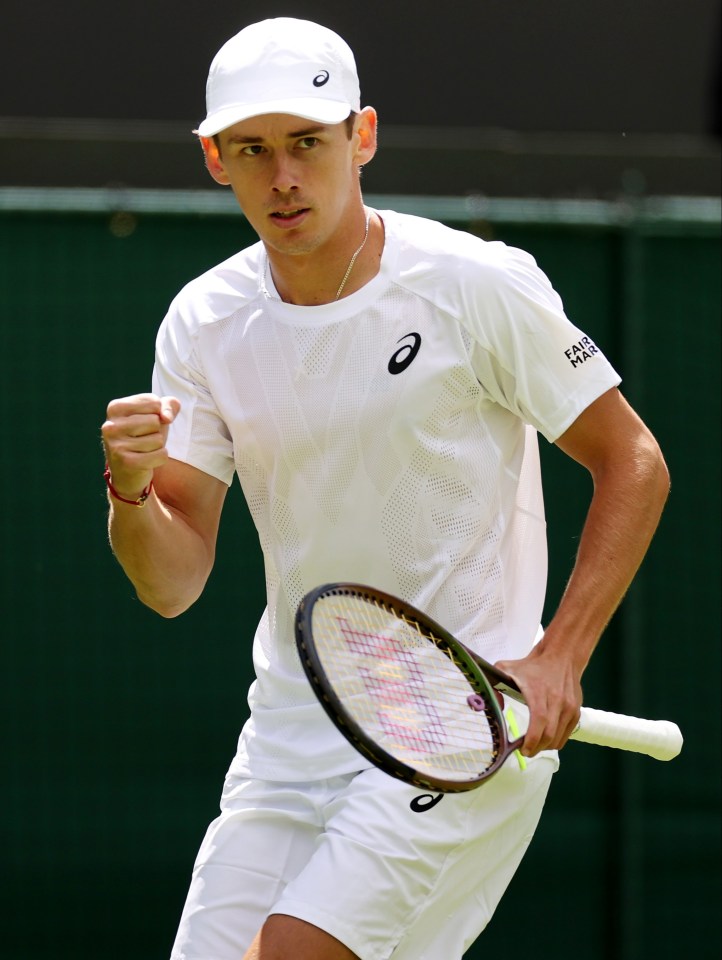 Earlier, Katie’s 23-year-old fella Alex de Minaur eased into the second round with a straight-sets victory over Bolivian Hugo Dellien