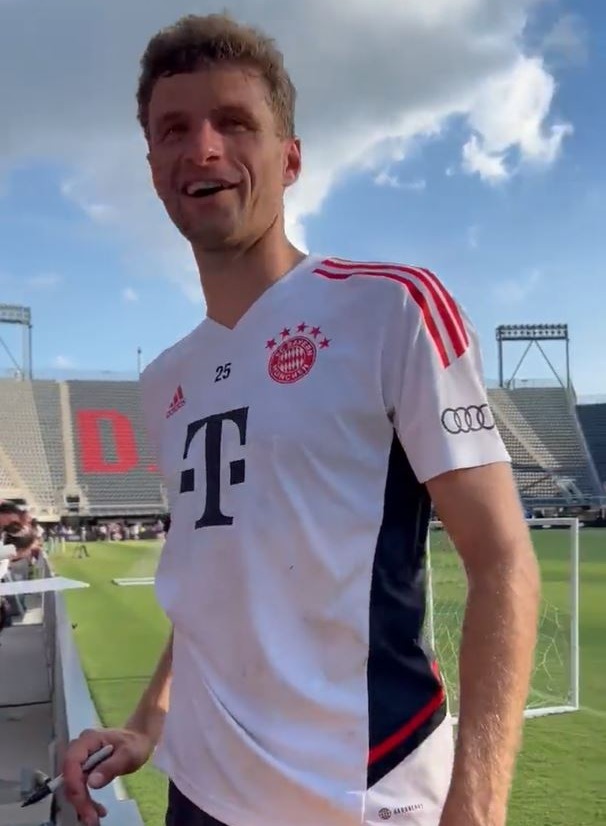 A cheeky fan asked Thomas Muller if he would leave Bayern Munich for Arsenal