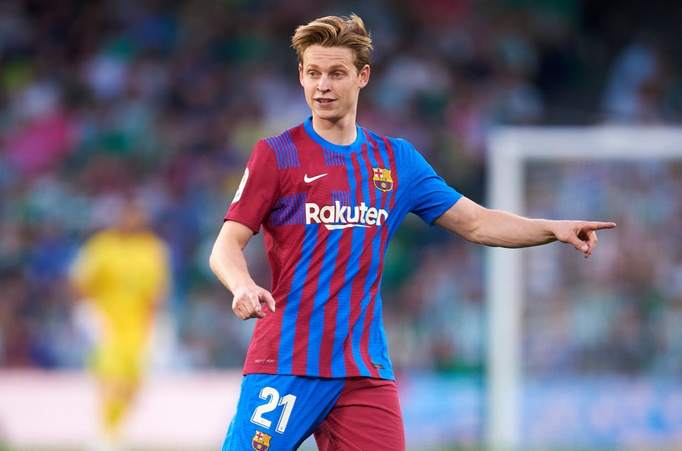 Manchester United and Barcelona have reportedly reached an agreement over a deal for Frenkie de Jong