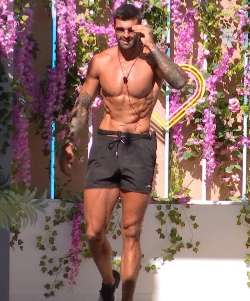 Adam Collard waltzes back into the Love Island villa tonight