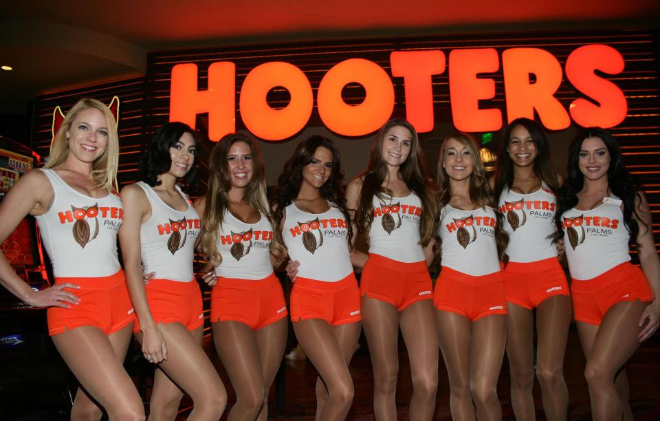 In 2019, Wayne was pictured outside a Hooters bar, famed for their sexy waitresses in revealing clothes