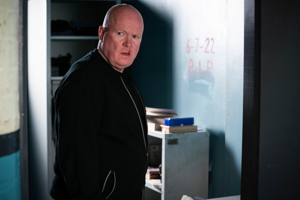 Phil Mitchell received a chilling threat on EastEnders tonight