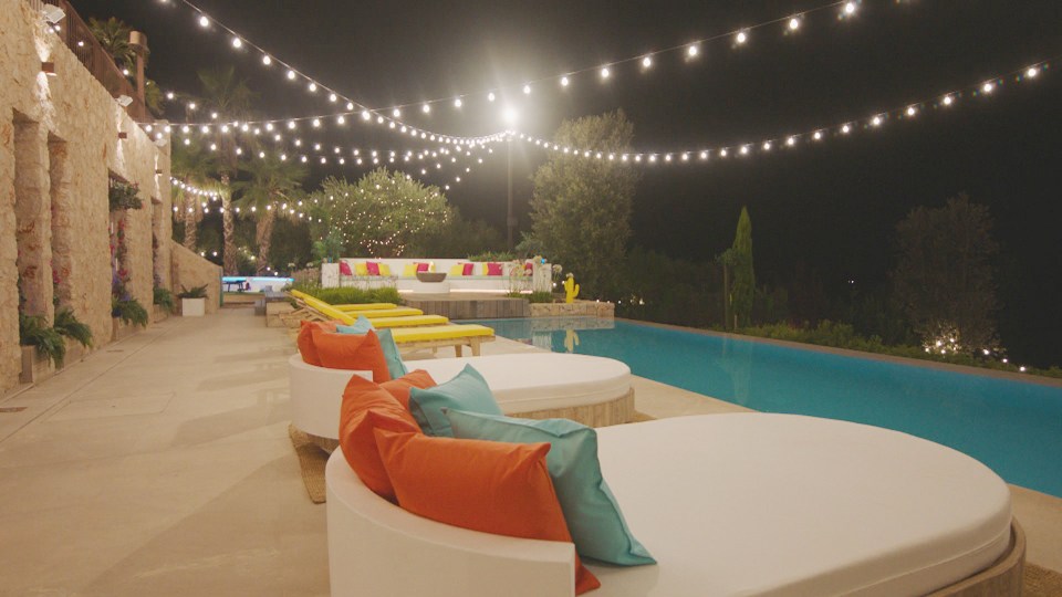 There’s plenty of space to get flirty by the pool