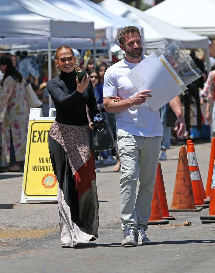 J-Lo and Ben looked smitten as they went on the hunt for a bargain at a flea market